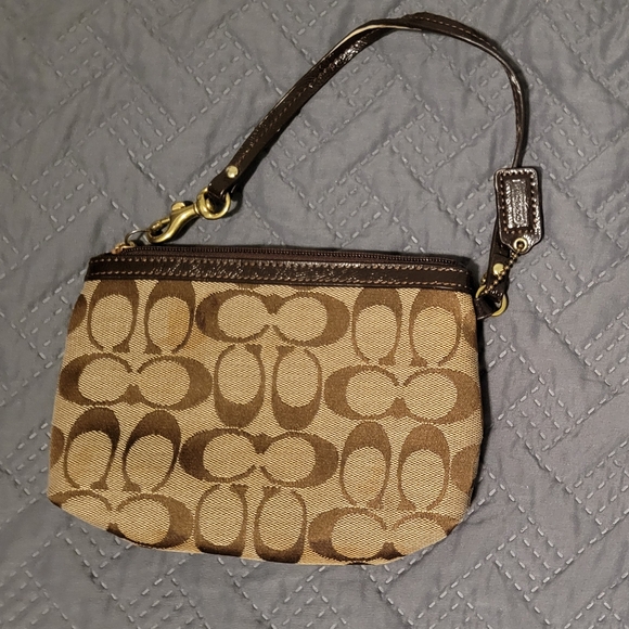 Coach Brown Wrislet - Picture 2 of 3